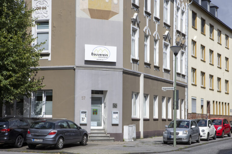 230803_Geschaeftsstelle_Aussenansicht_Q2A4806_ret